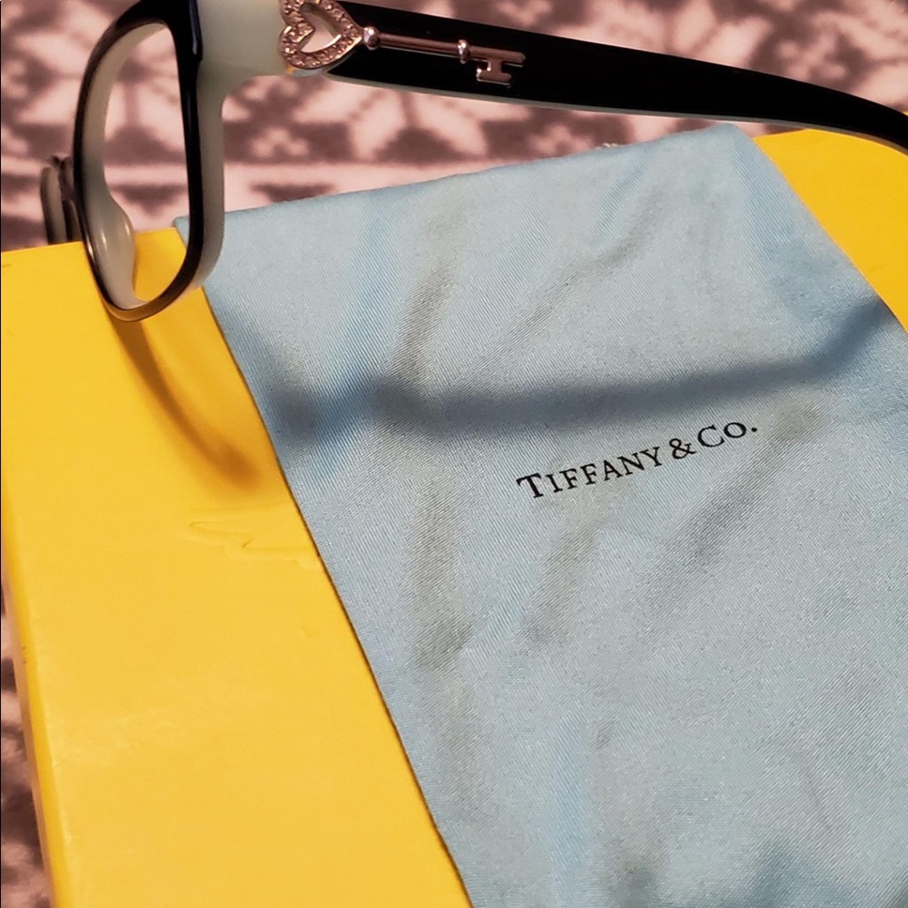Woman’s Tiffany Frames